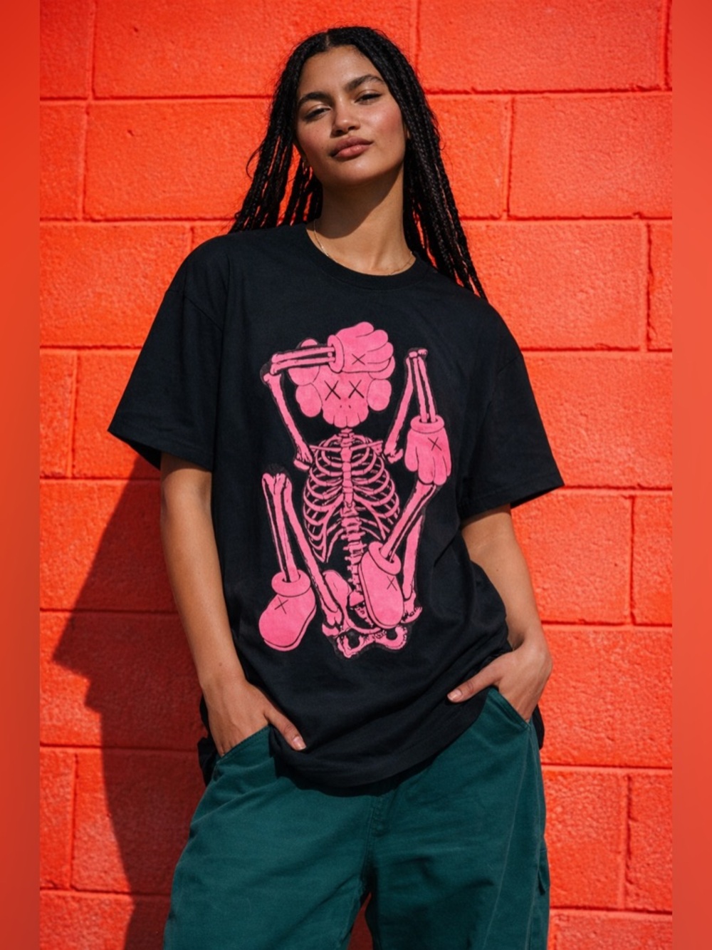 🆕 KAWS Companion Skeleton NEW FICTION T-shirt NWOT XL Unisex
